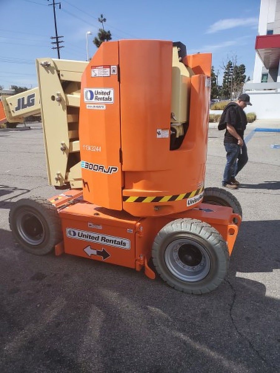 JLG E300AJP photo 3