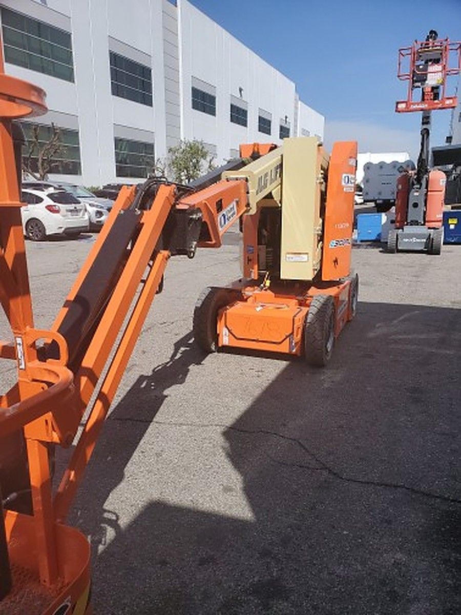 JLG E300AJP photo 5