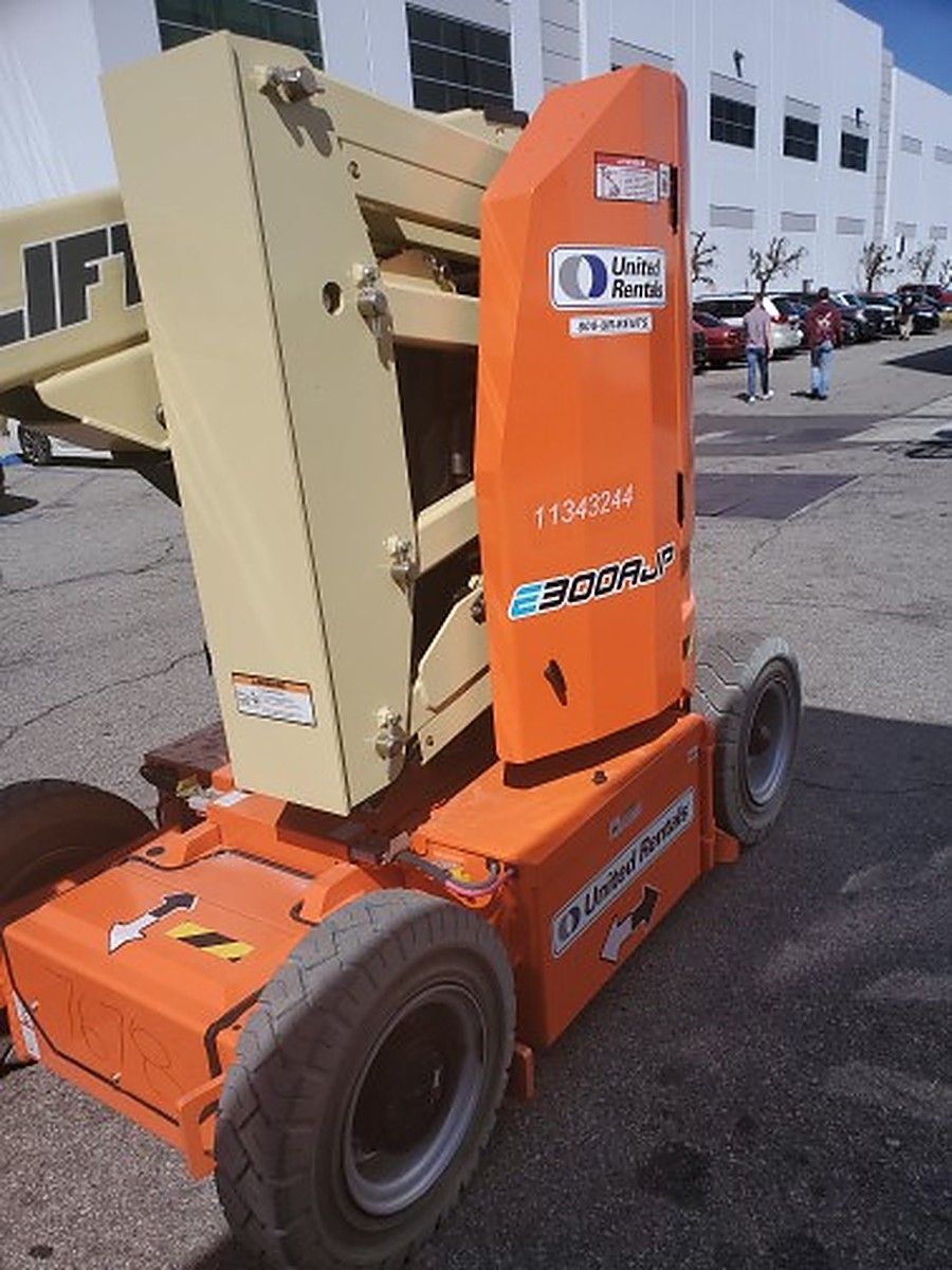 JLG E300AJP photo 7