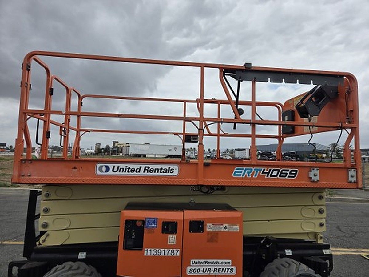 JLG ERT4069 photo 2
