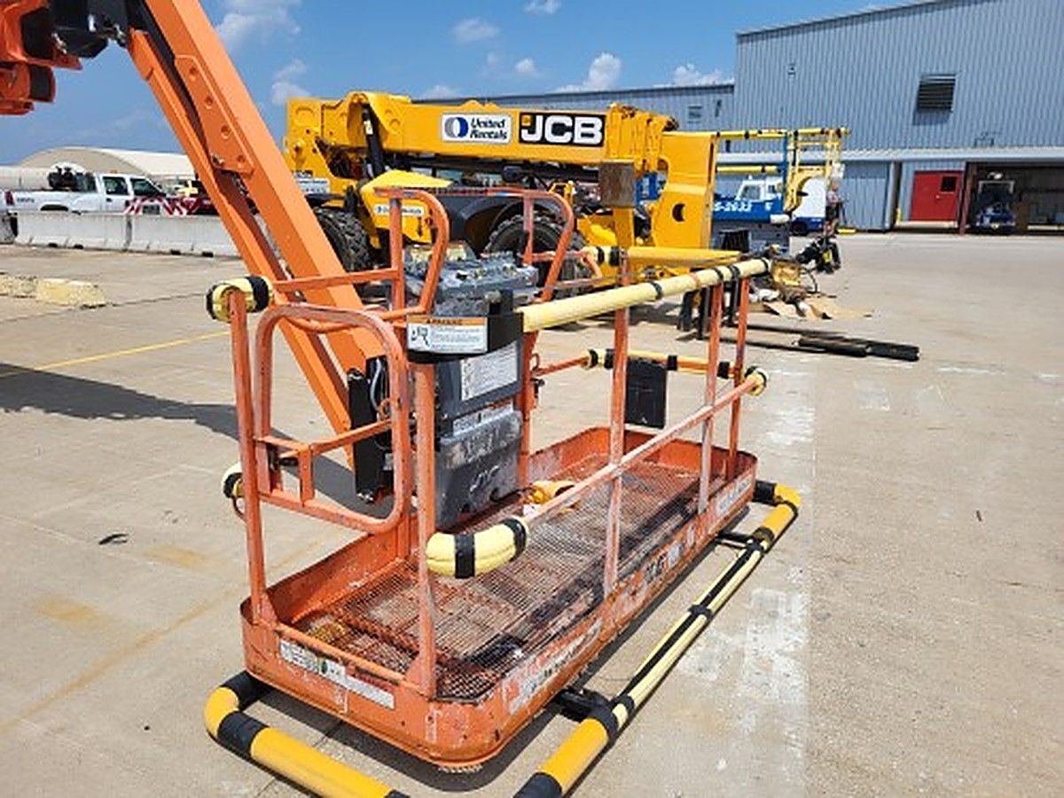 JLG F1001237882/96' photo 2