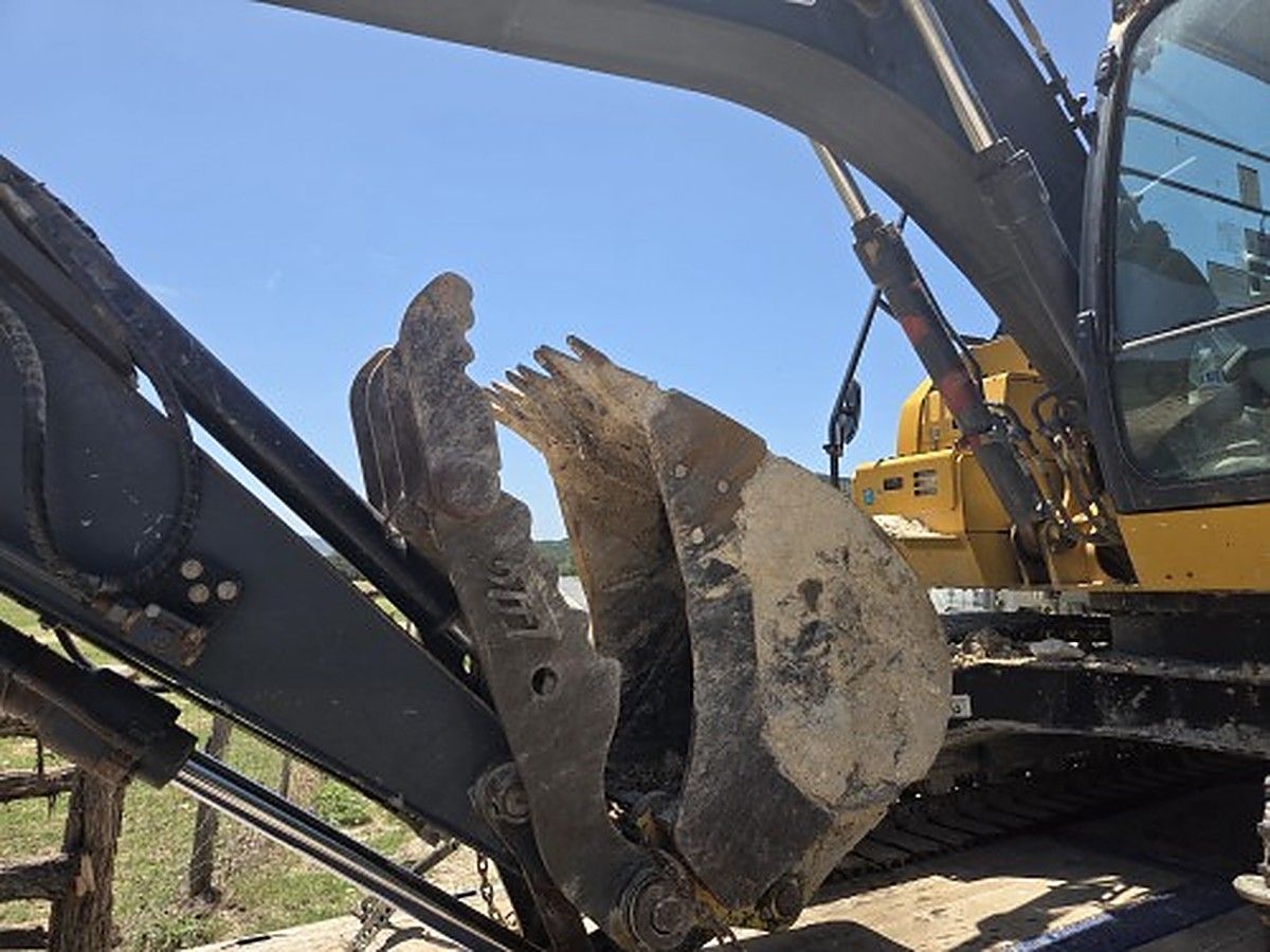 JOHN DEERE 130G LC photo 7