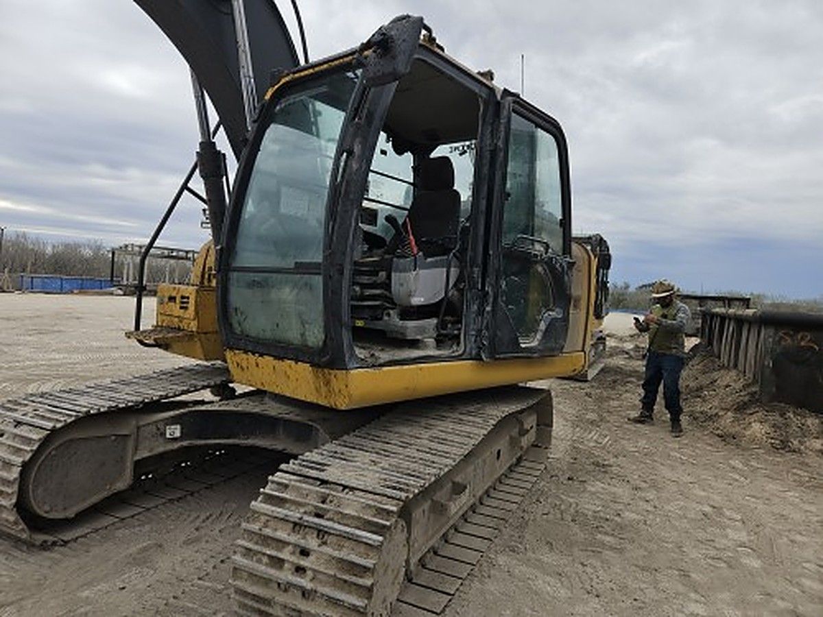 JOHN DEERE 130G LC photo 5