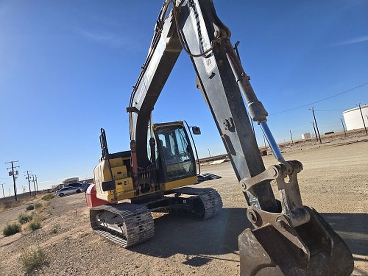 JOHN DEERE 130G LC photo 9
