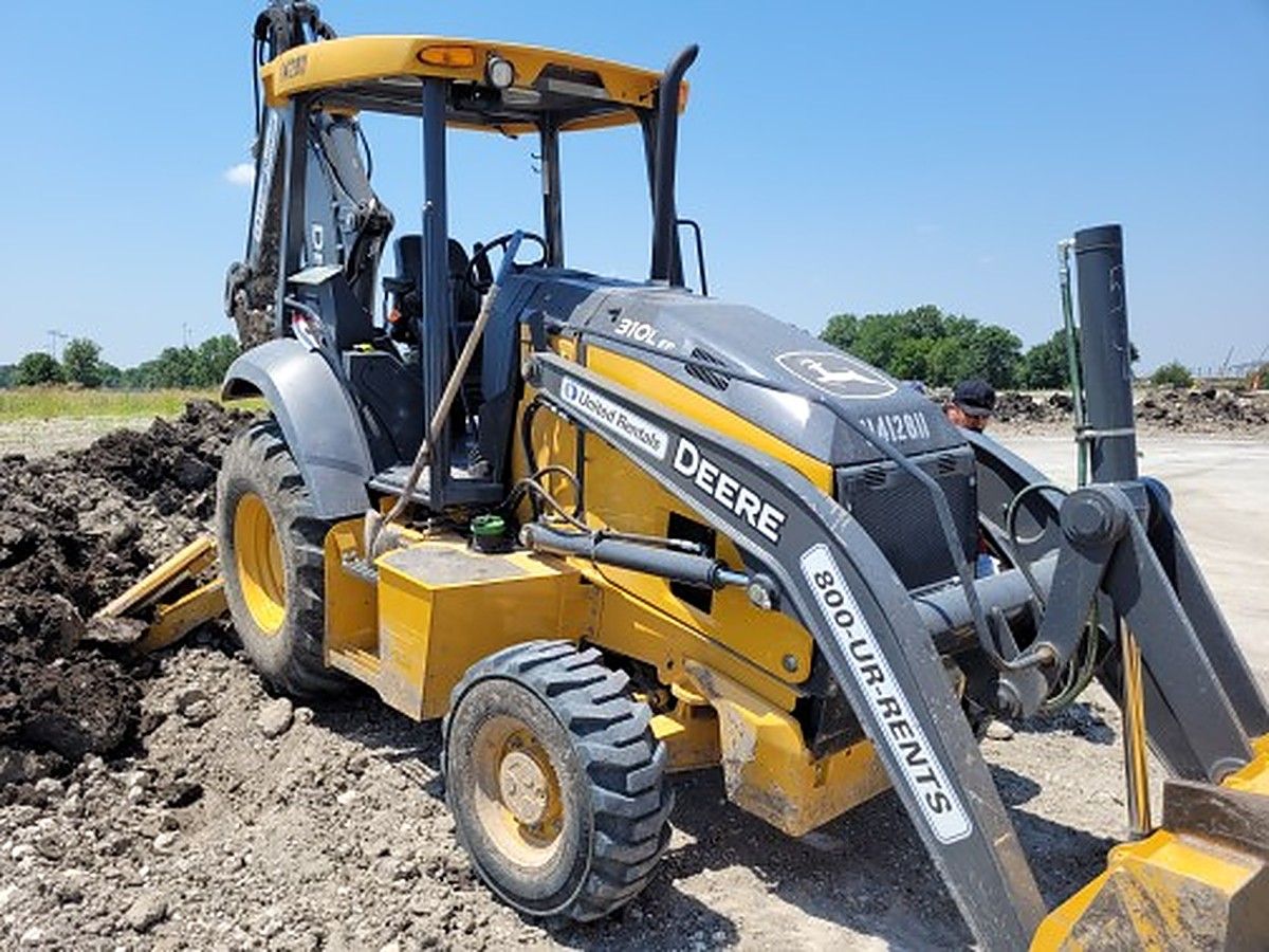 JOHN DEERE 310L EP II photo 2
