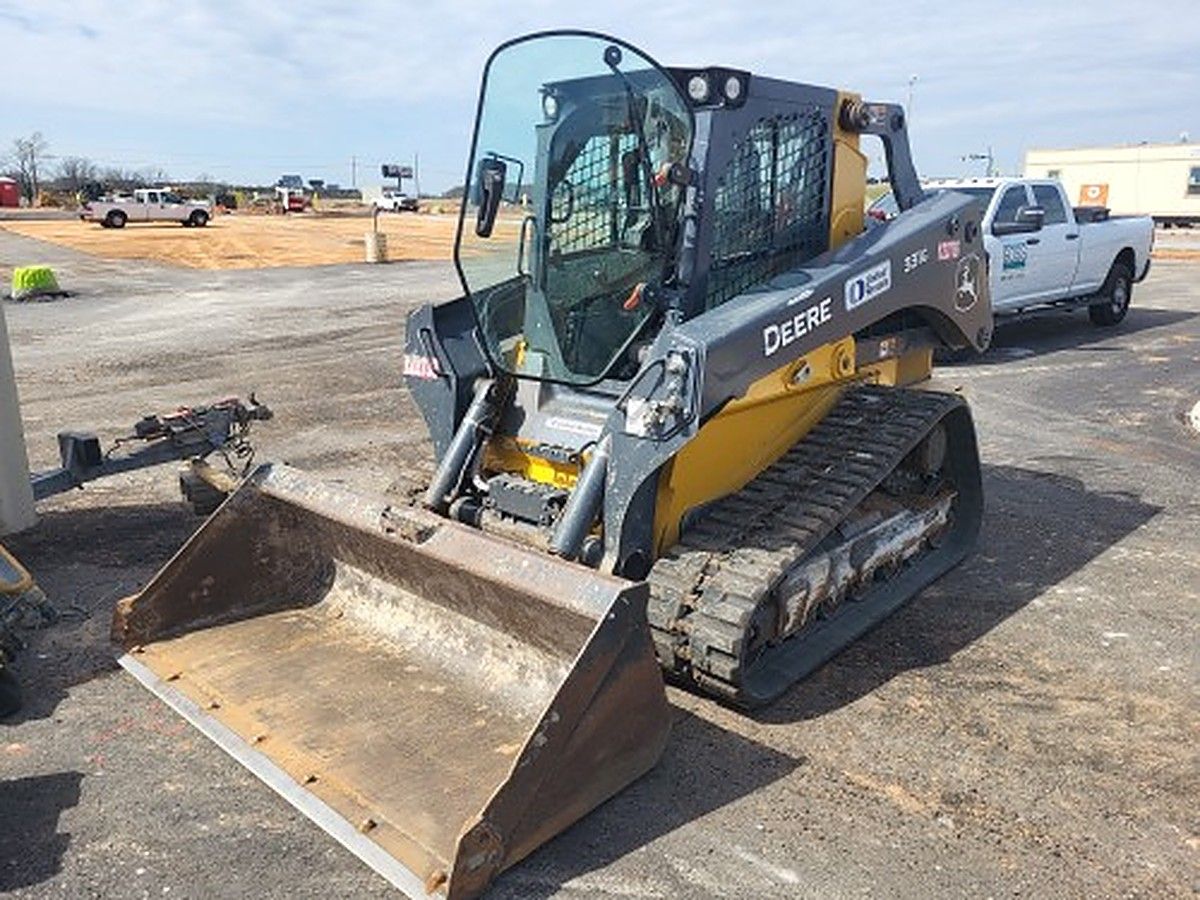 JOHN DEERE 331G photo 3
