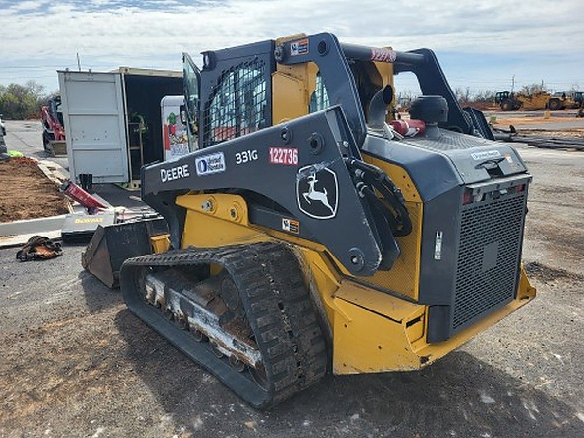 JOHN DEERE 331G photo 4