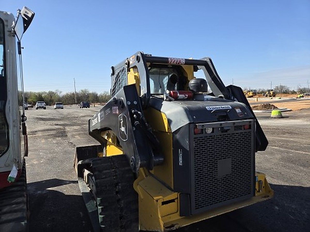 JOHN DEERE 331G photo 5