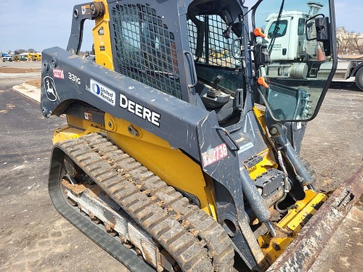 JOHN DEERE 331G photo 8