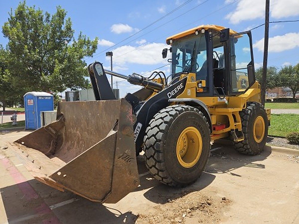 JOHN DEERE 544P photo 6