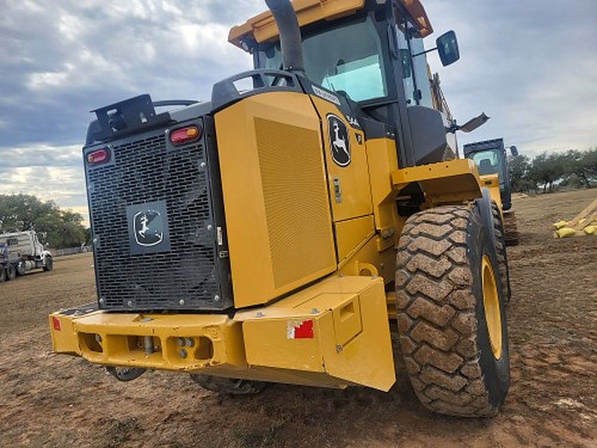 JOHN DEERE 544P photo 4