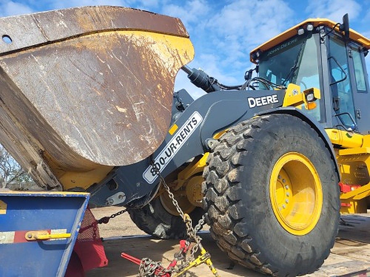 JOHN DEERE 544P photo 8