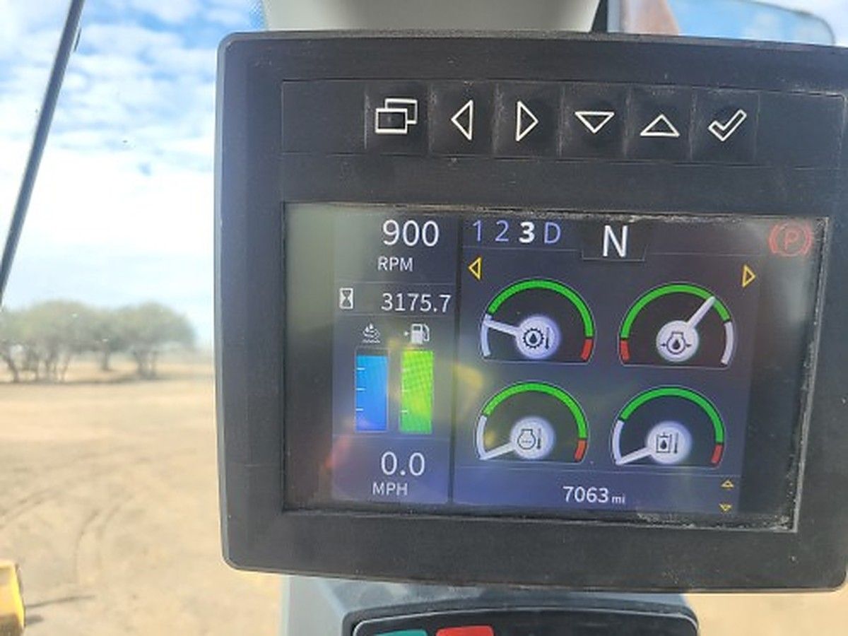JOHN DEERE 544P photo 10