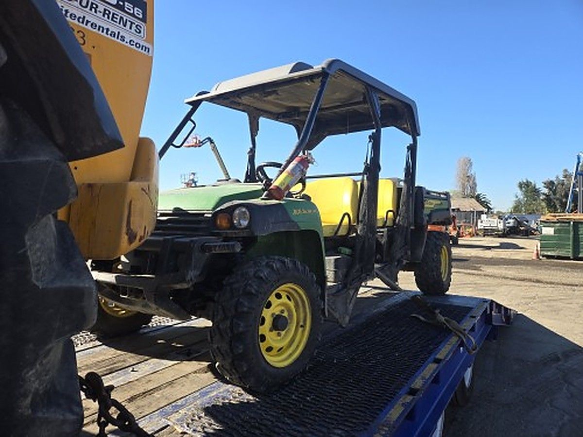JOHN DEERE XUV855M S4 photo 2