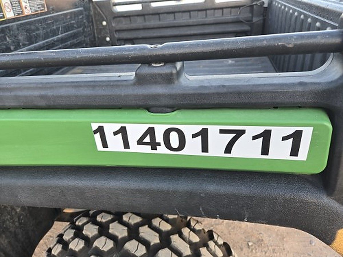 JOHN DEERE XUV855M S4 photo 9