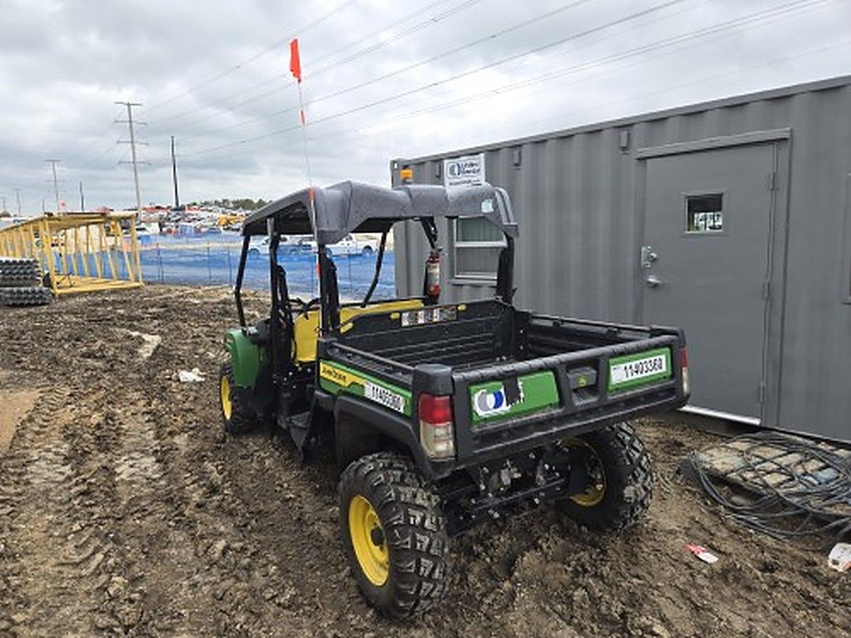 JOHN DEERE XUV855M S4 photo 2