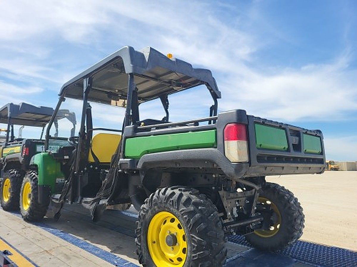 JOHN DEERE XUV855M S4 photo 2