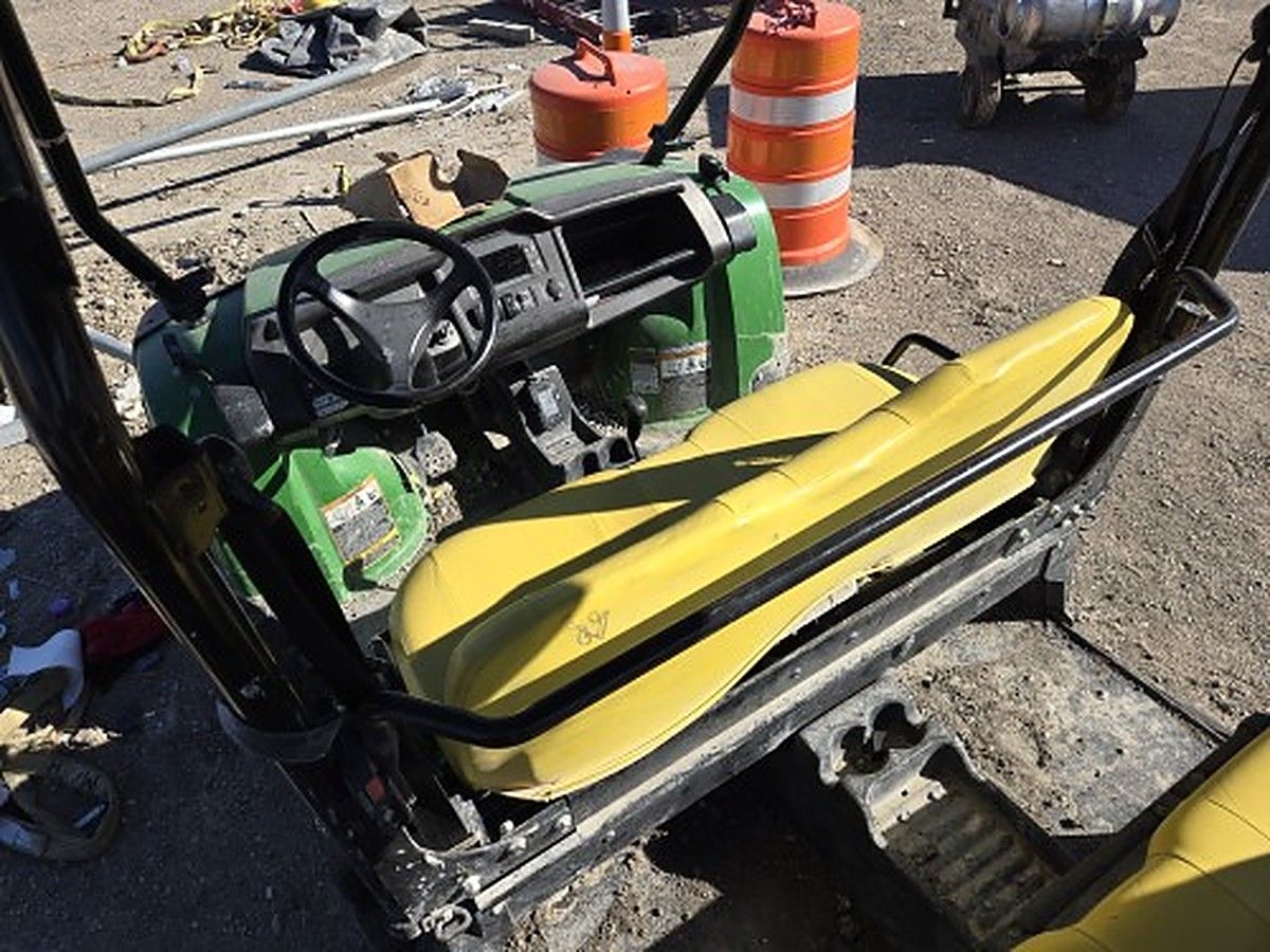 JOHN DEERE XUV855M S4 photo 9