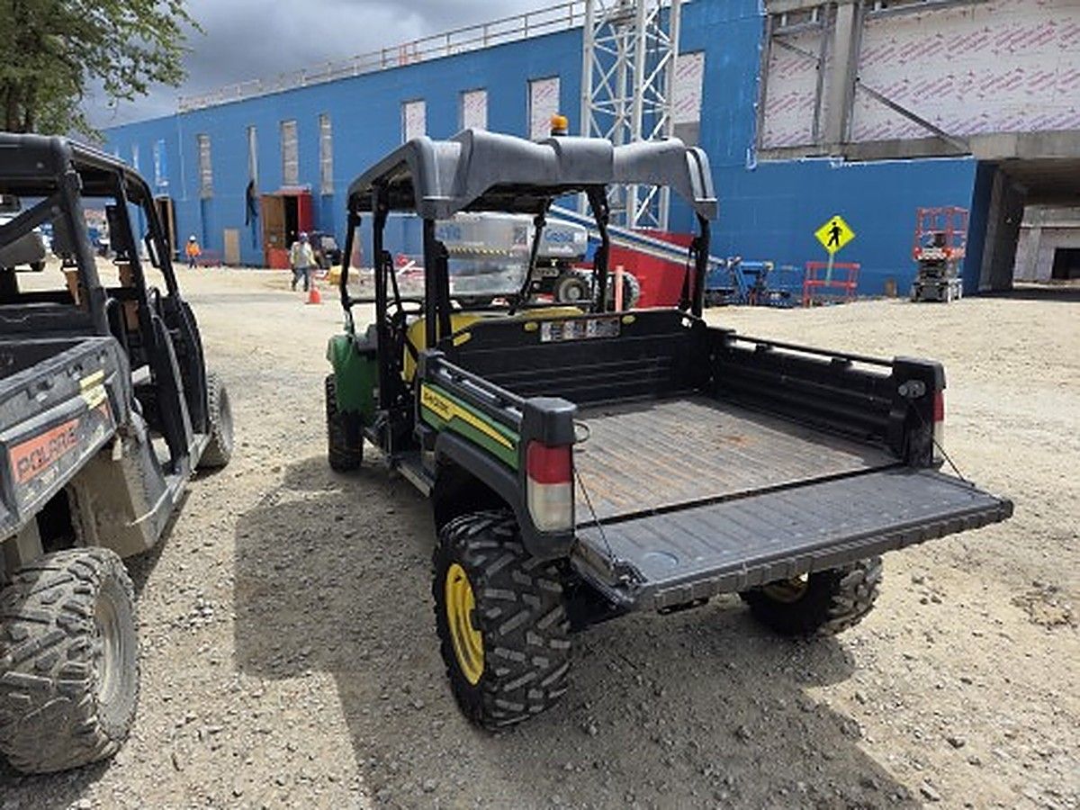 JOHN DEERE XUV855M S4 photo 2