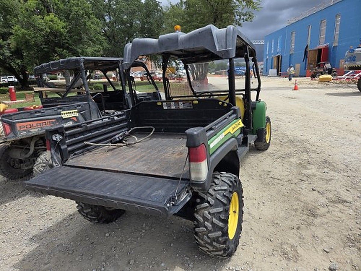 JOHN DEERE XUV855M S4 photo 4
