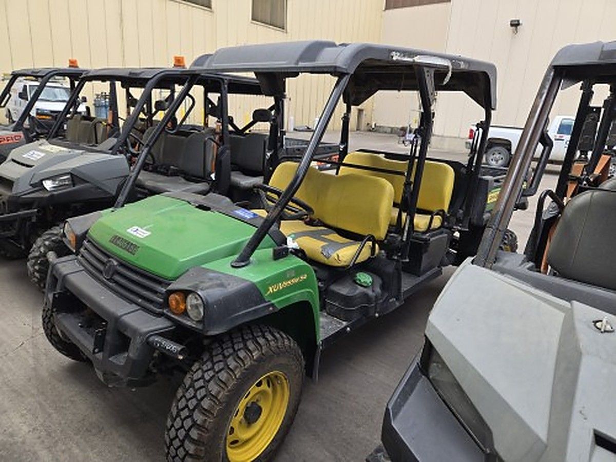 JOHN DEERE XUV855M S4 photo 2