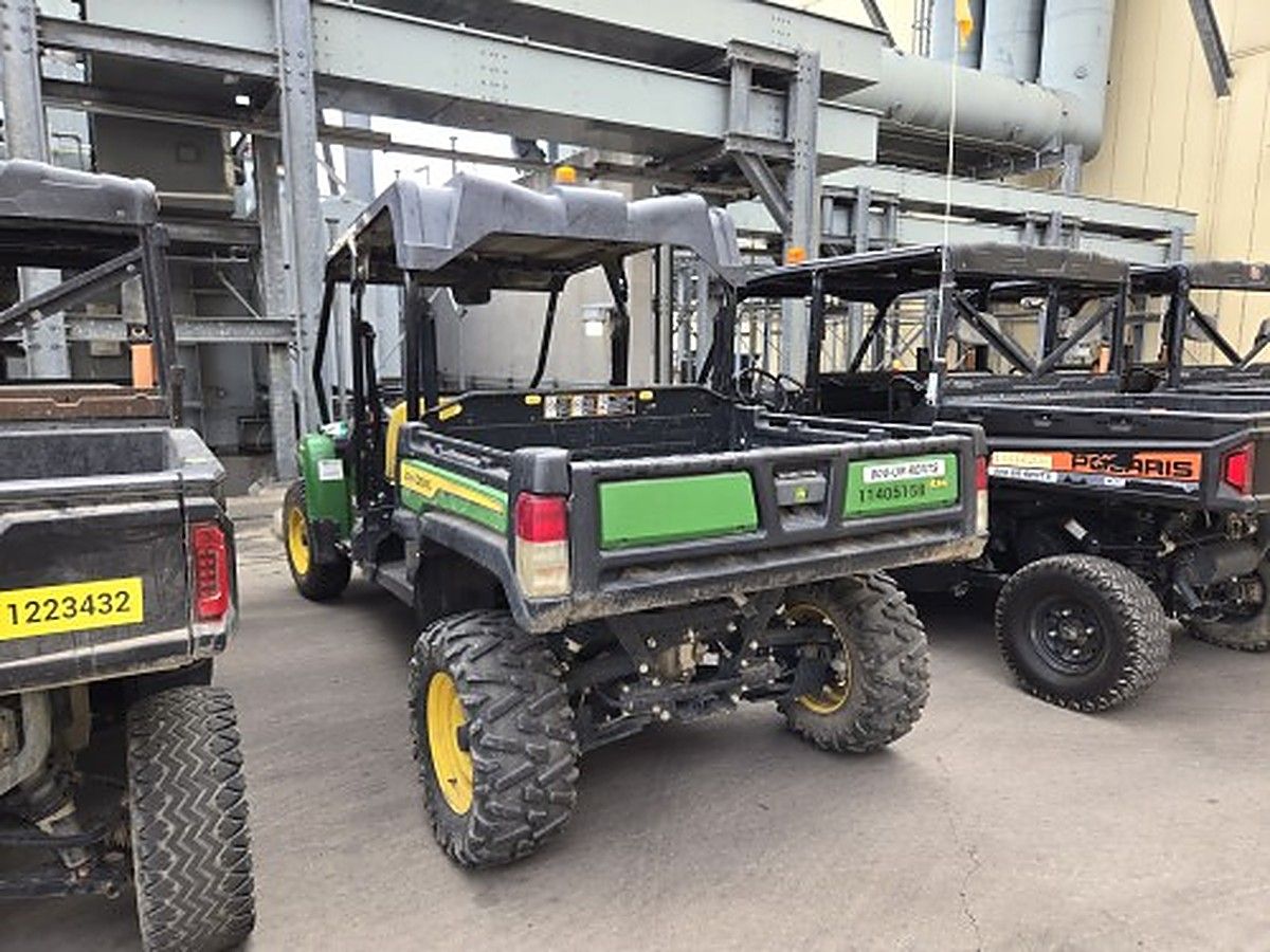 JOHN DEERE XUV855M S4 photo 3