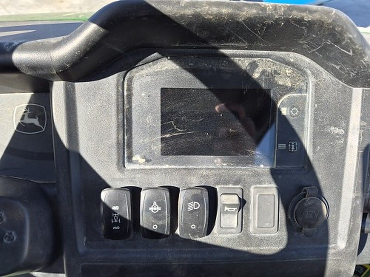 JOHN DEERE XUV855M S4 photo 4