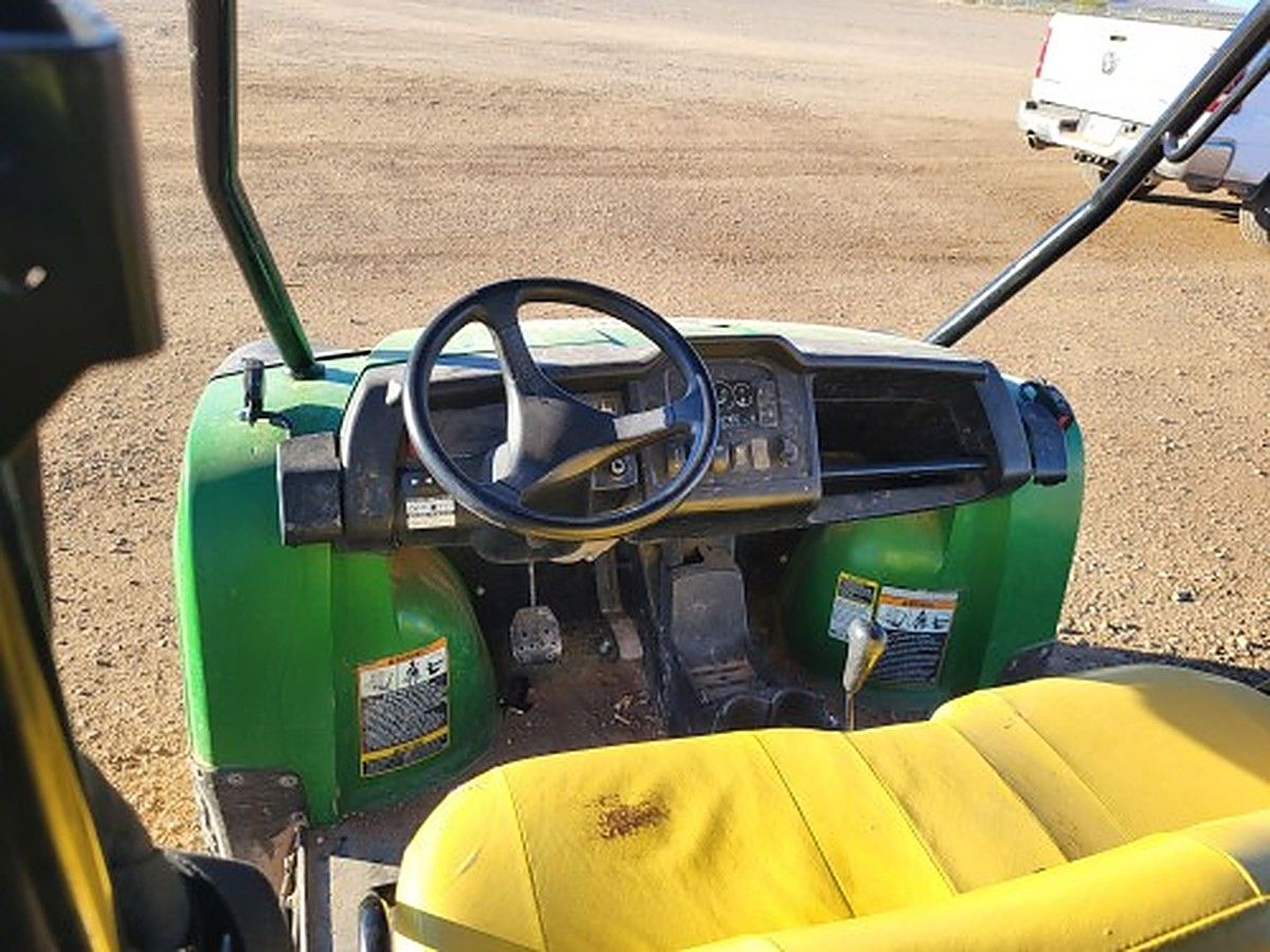 JOHN DEERE XUV855M S4 photo 2