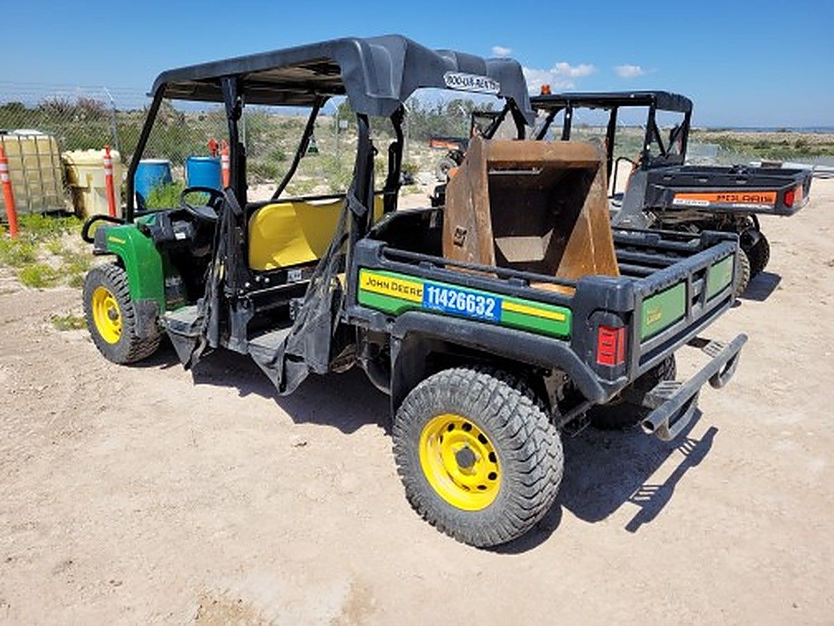 JOHN DEERE XUV855M S4 photo 3