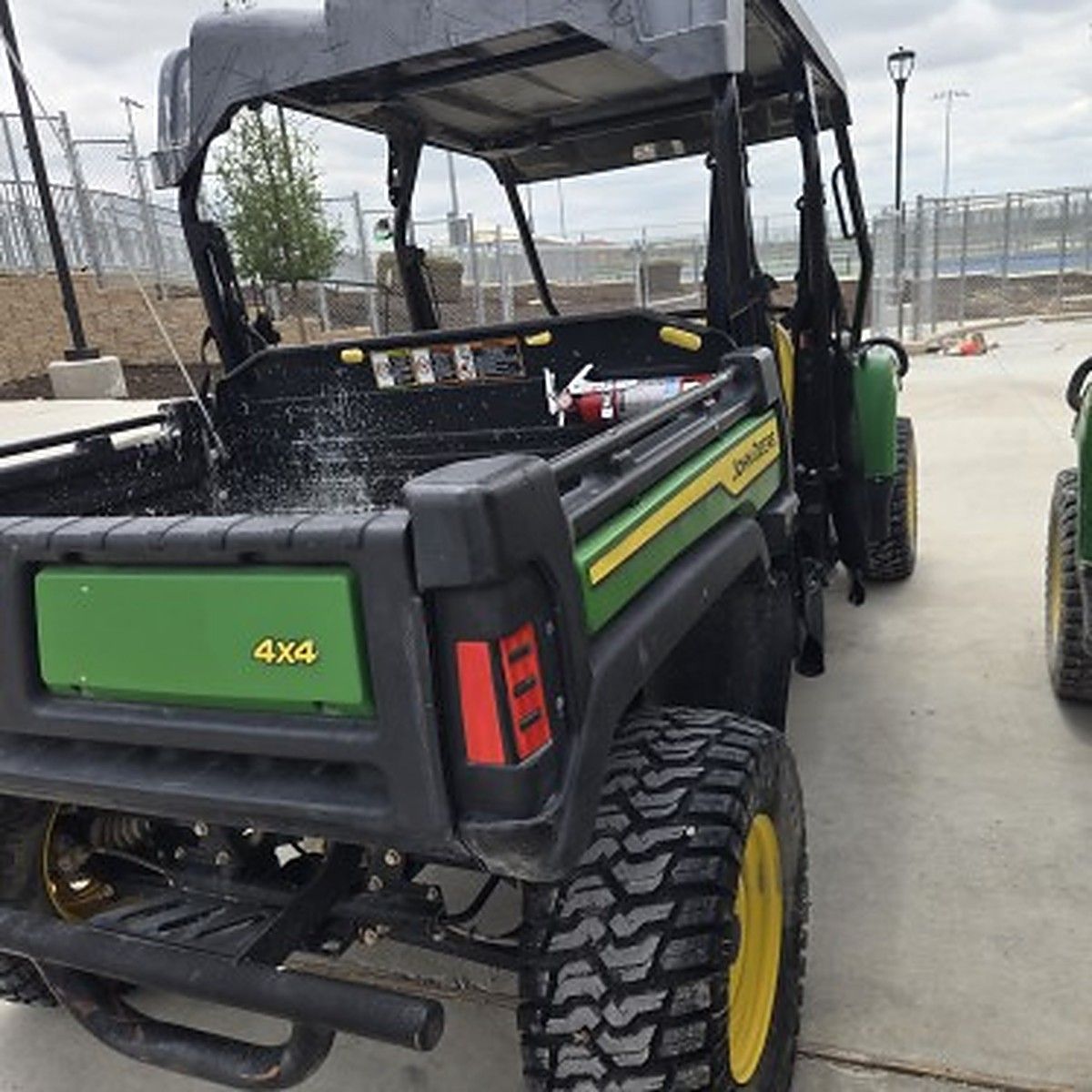 JOHN DEERE XUV855M S4 photo 4