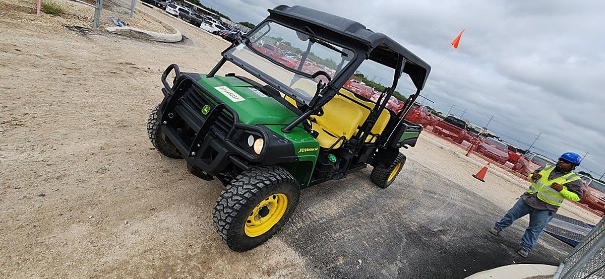 JOHN DEERE XUV855M S4 photo 2