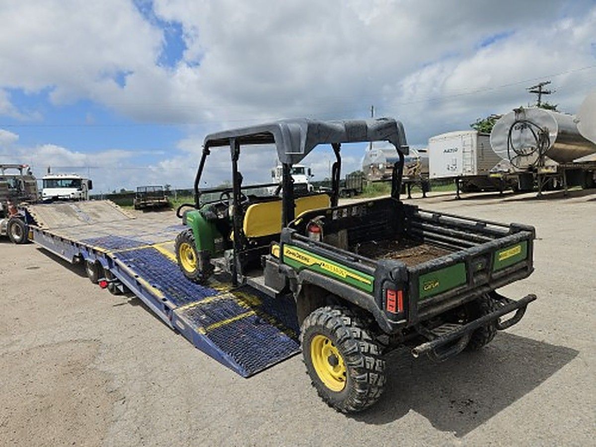 JOHN DEERE XUV855M S4 photo 2