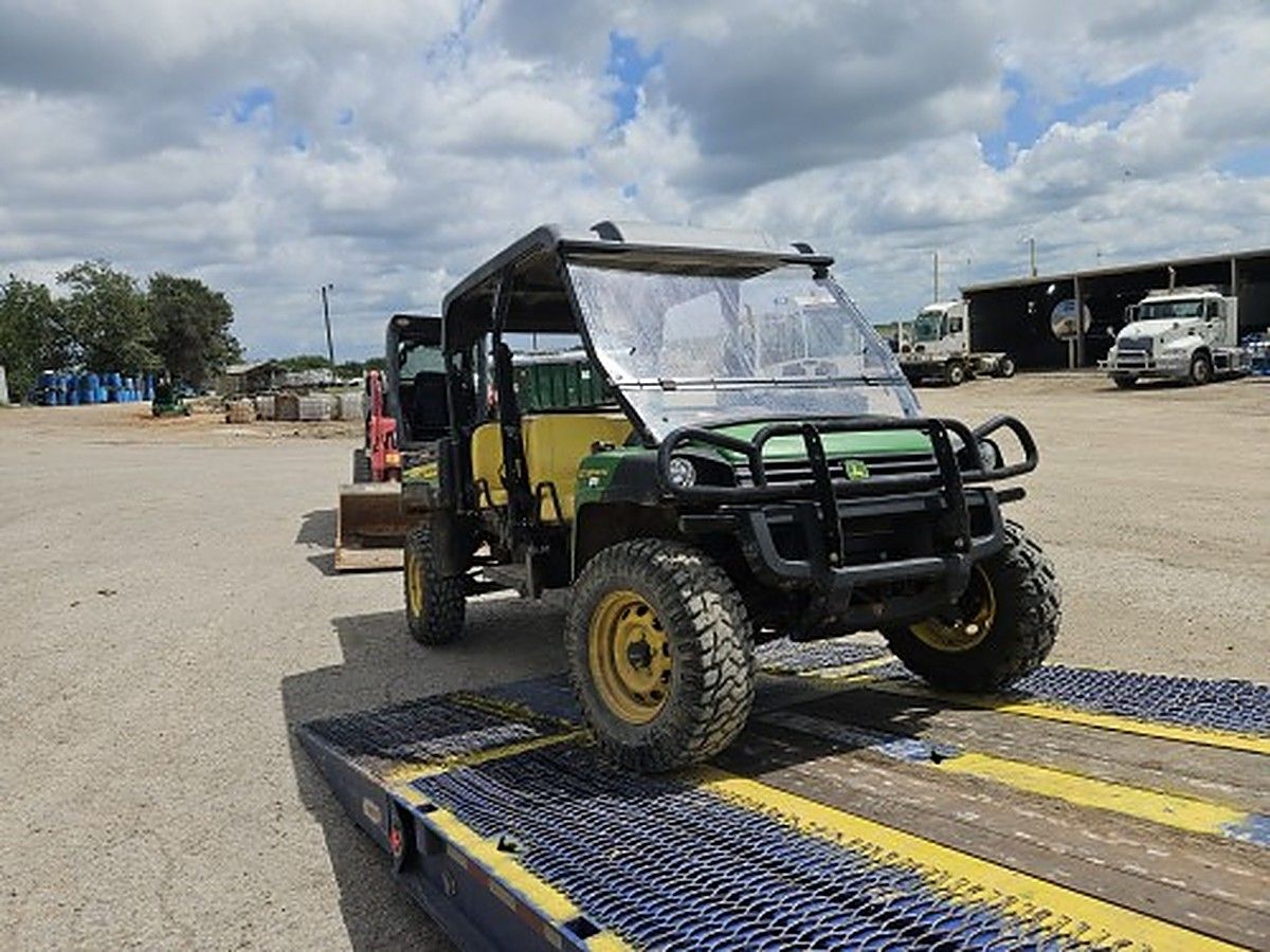 JOHN DEERE XUV855M S4 photo 3