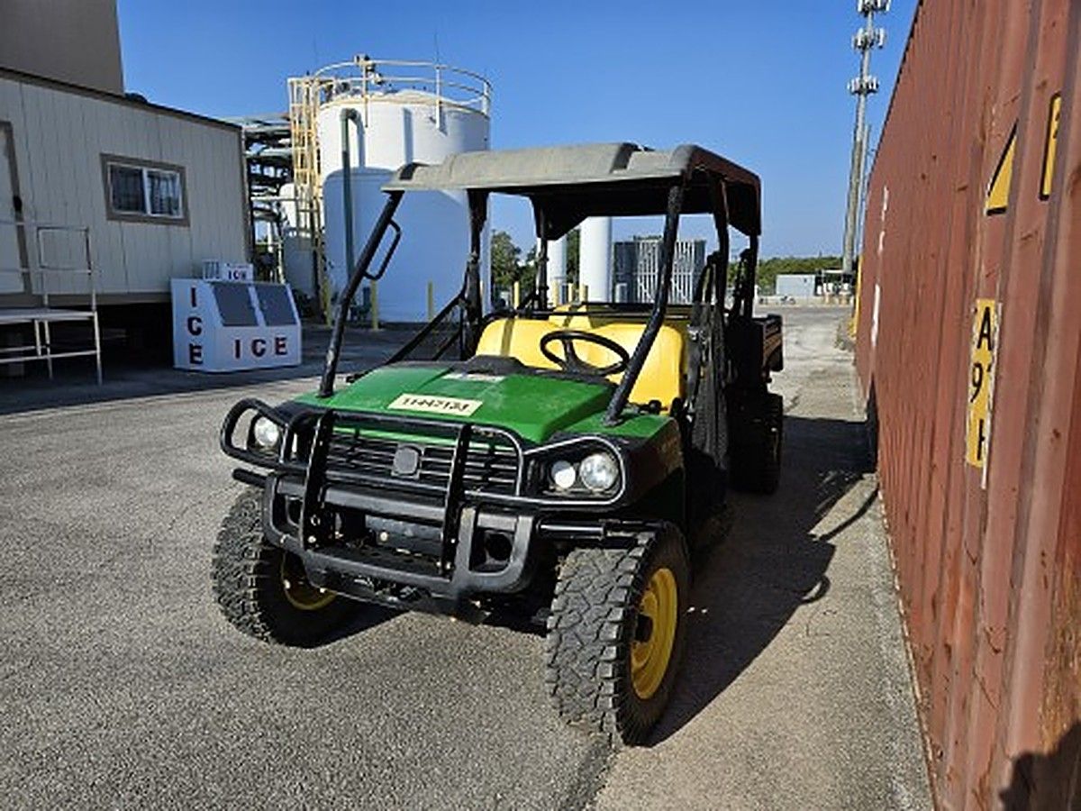 JOHN DEERE XUV855M S4 photo 2