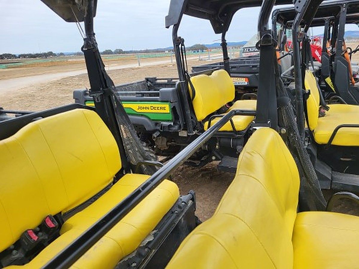 JOHN DEERE XUV855M S4 photo 4