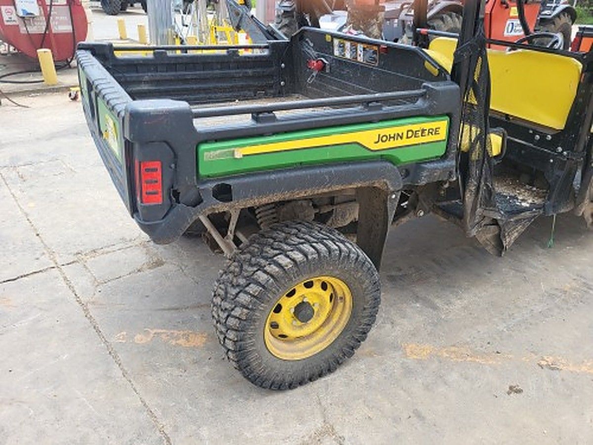 JOHN DEERE XUV855M S4 photo 8