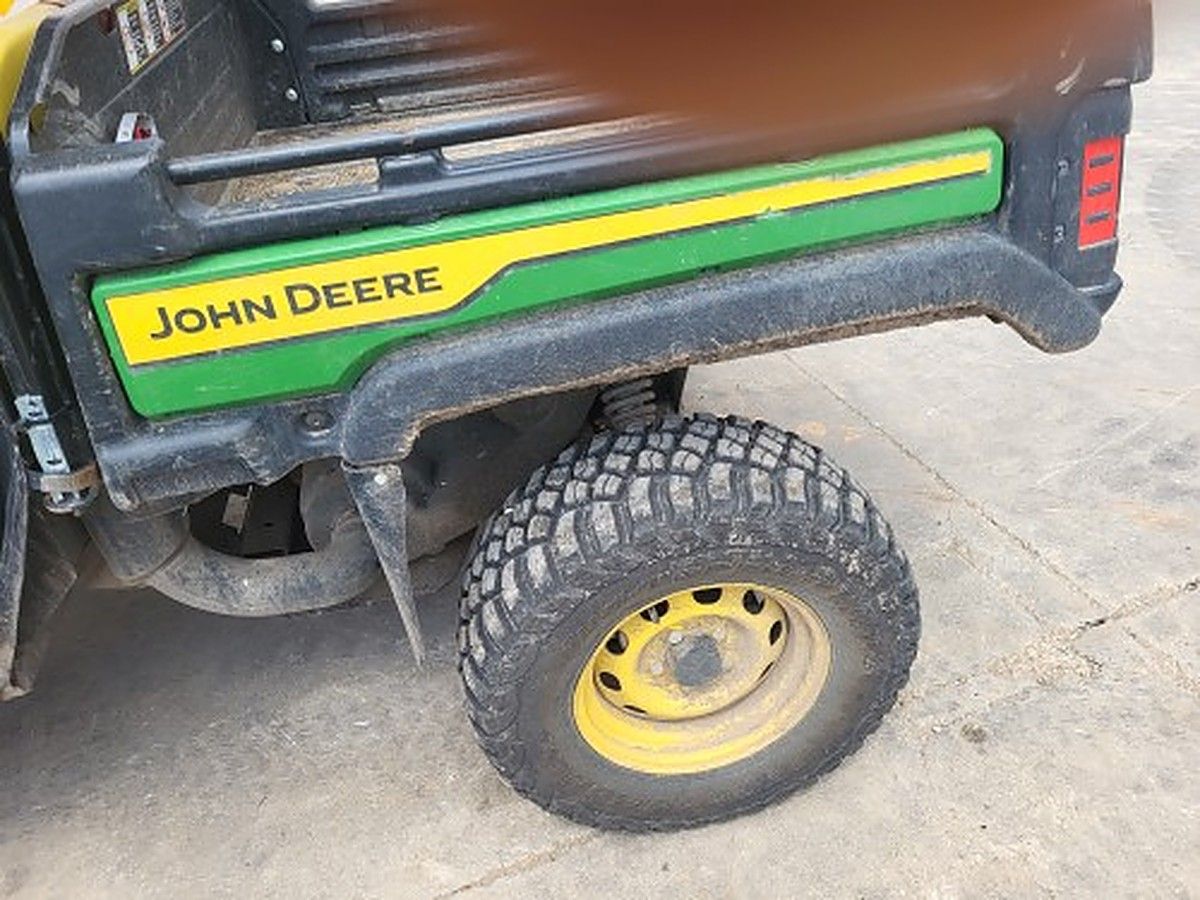 JOHN DEERE XUV855M S4 photo 9