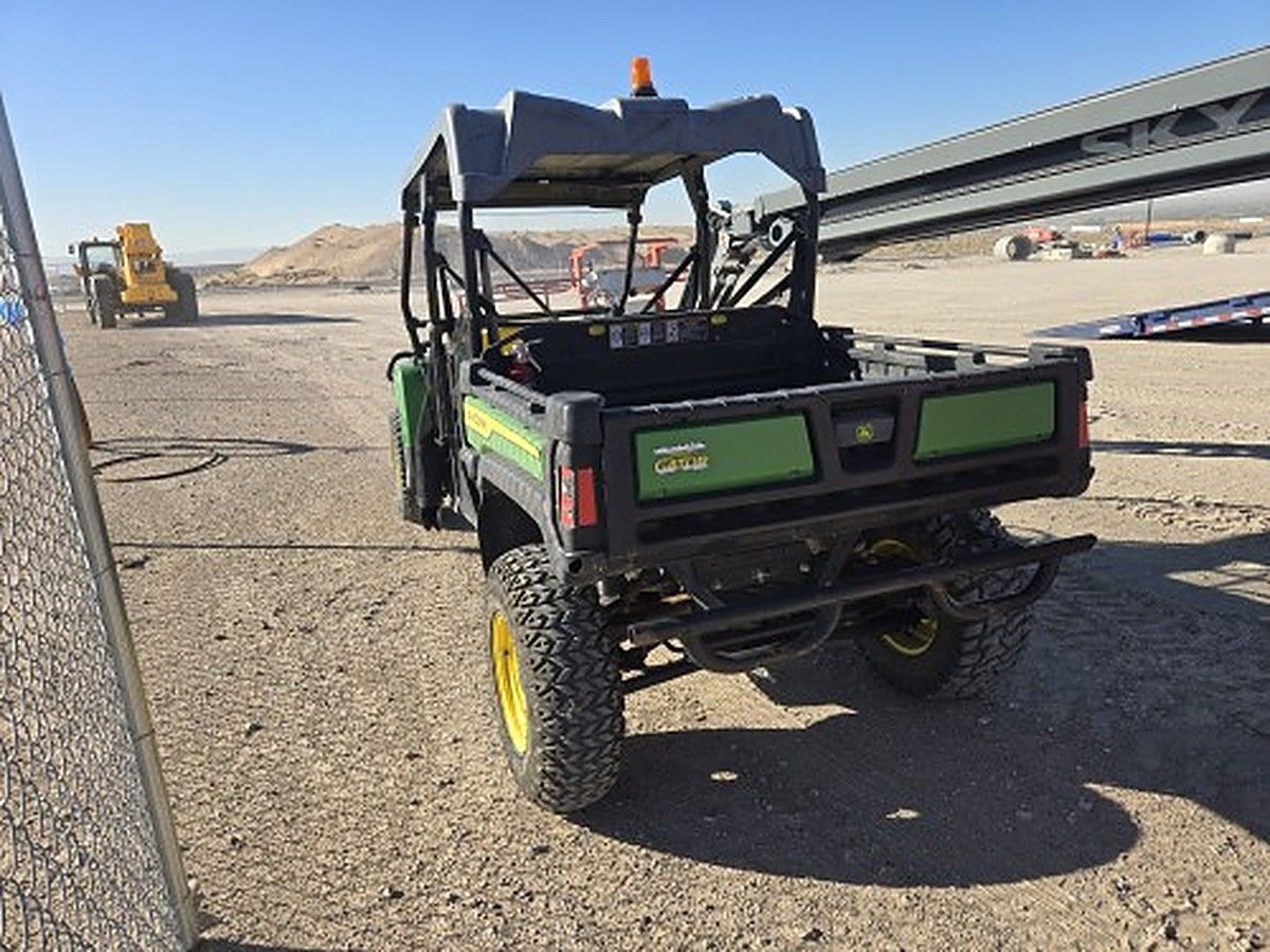 JOHN DEERE XUV855M S4 photo 3