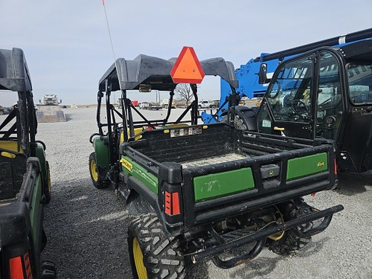 JOHN DEERE XUV855M S4 photo 2