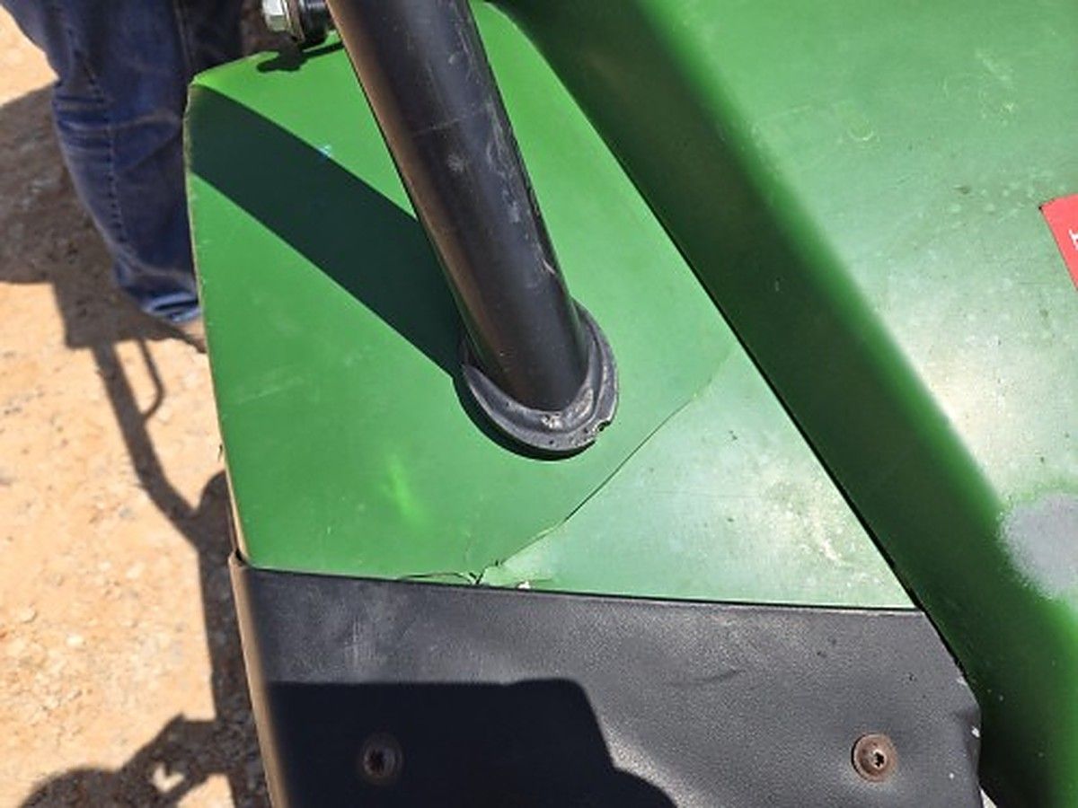 JOHN DEERE XUV855M S4 photo 4