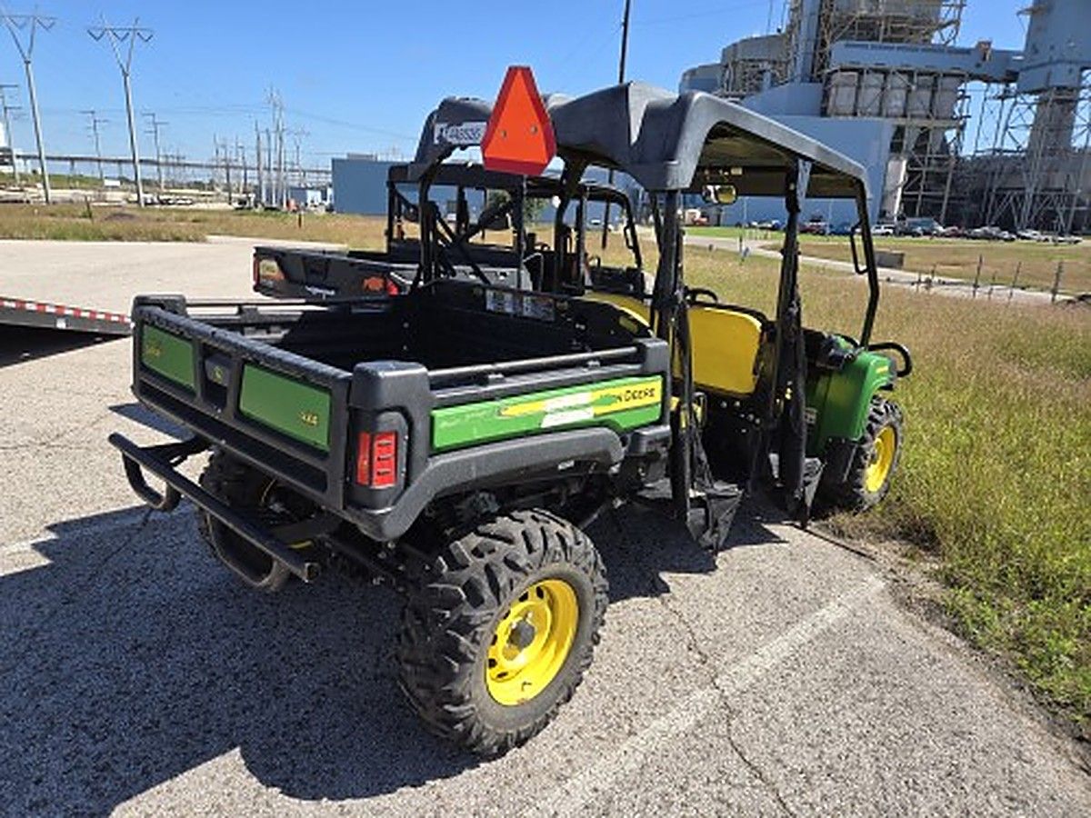 JOHN DEERE XUV855M S4 photo 3