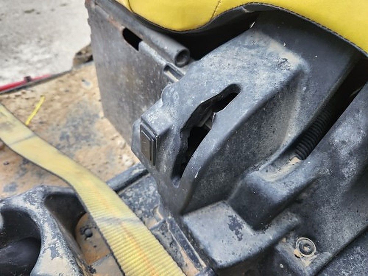 JOHN DEERE XUV855M S4 photo 3