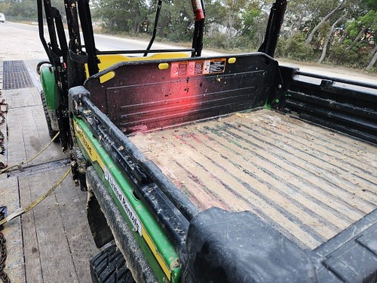 JOHN DEERE XUV855M S4 photo 6