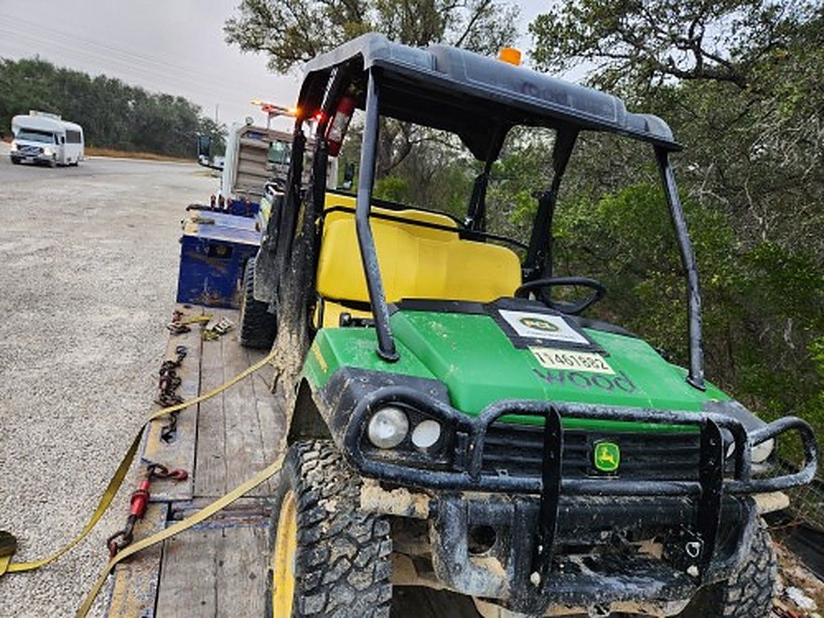 JOHN DEERE XUV855M S4 photo 8