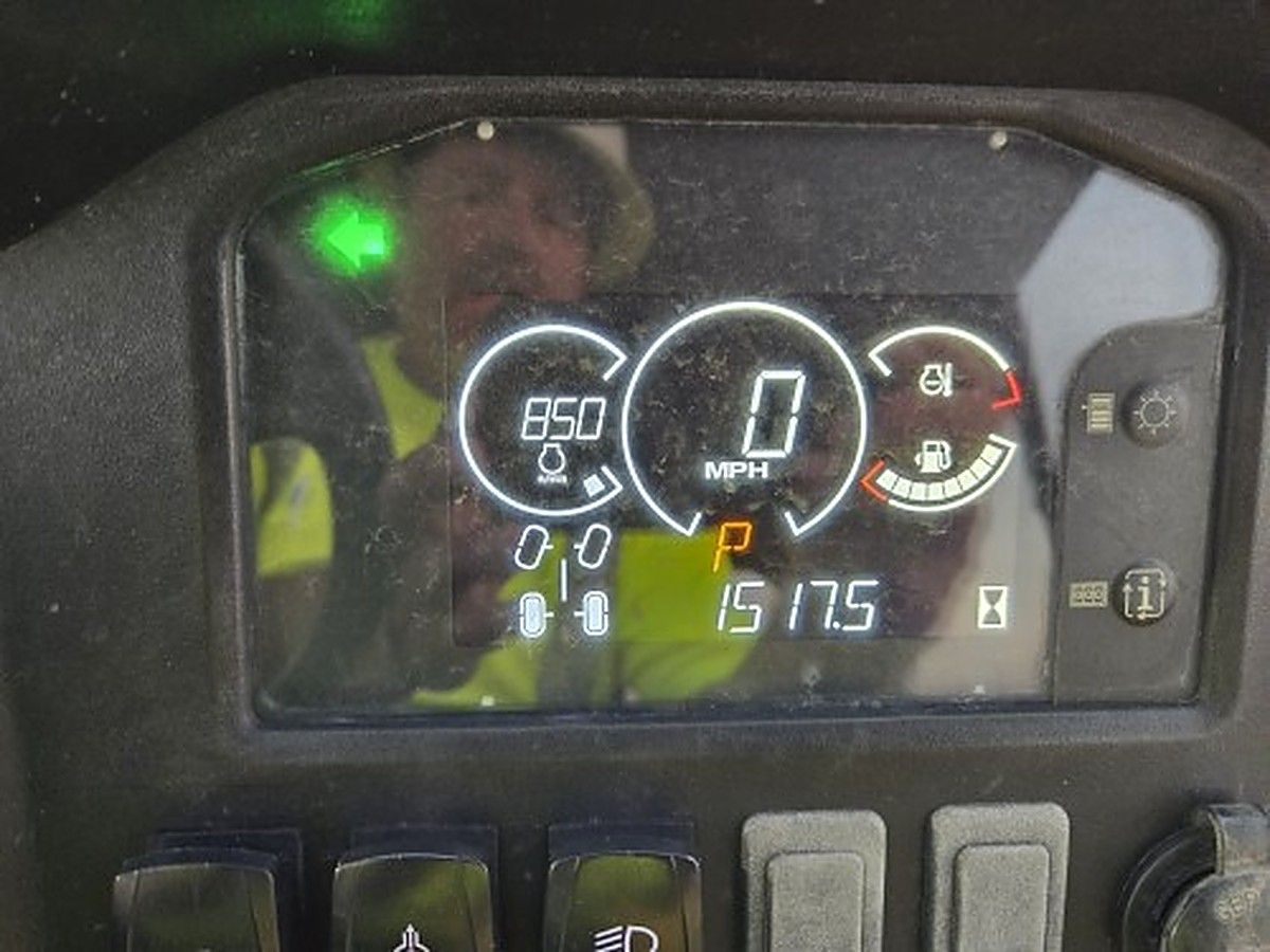 JOHN DEERE XUV855M S4 photo 11