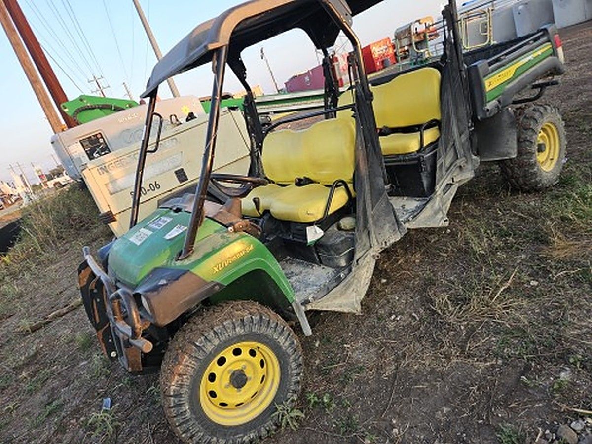 JOHN DEERE XUV855M S4 photo 4