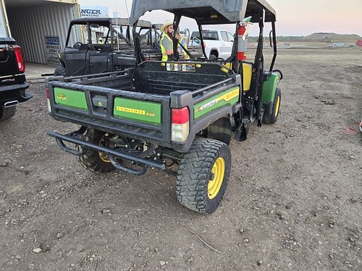 JOHN DEERE XUV855M S4 photo 8