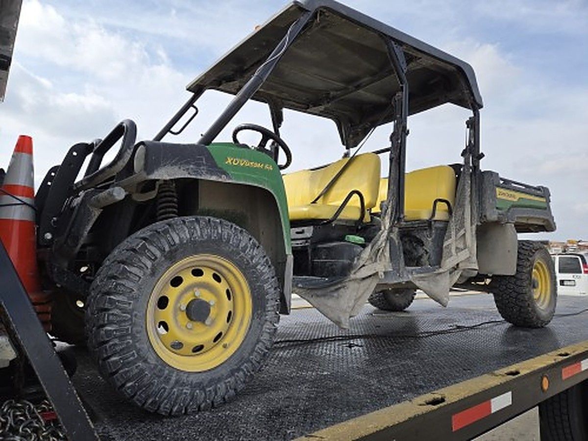 JOHN DEERE XUV855M S4 photo 4