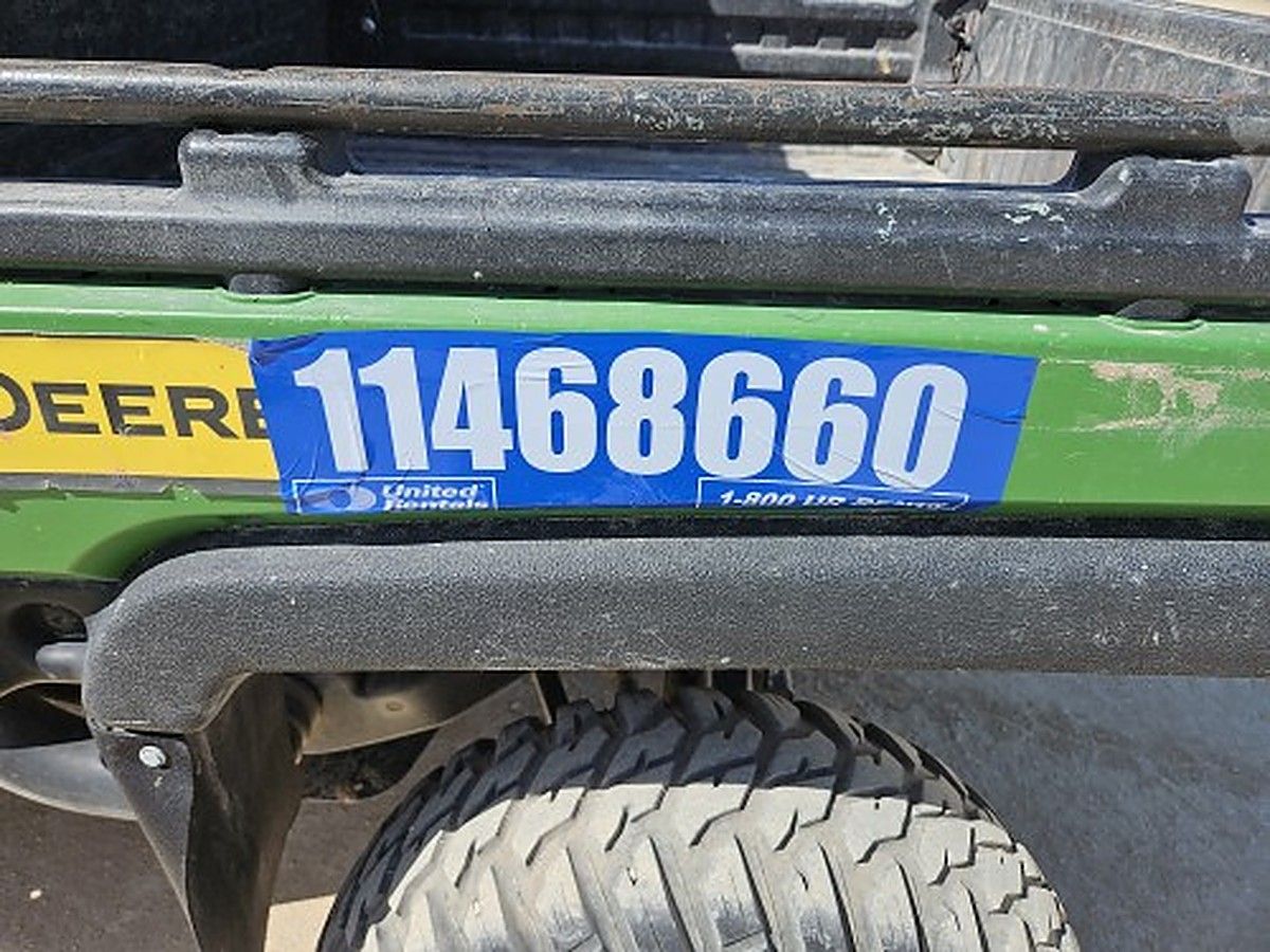 JOHN DEERE XUV855M S4 photo 9