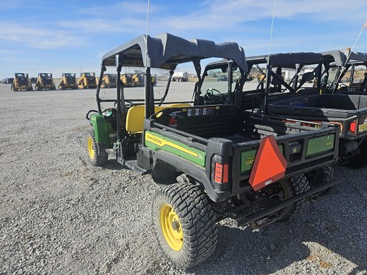 JOHN DEERE XUV855M S4 photo 2